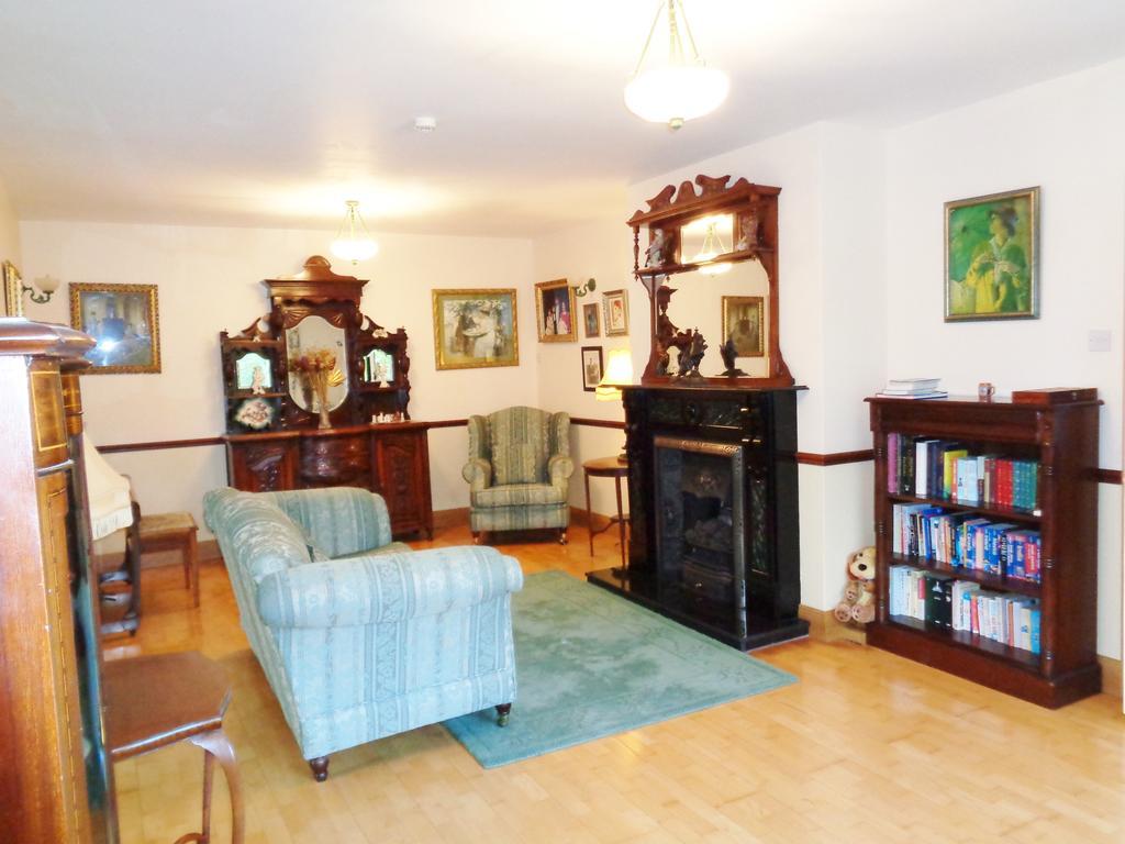 Bed and Breakfast Redwood Dunrine Exterior foto