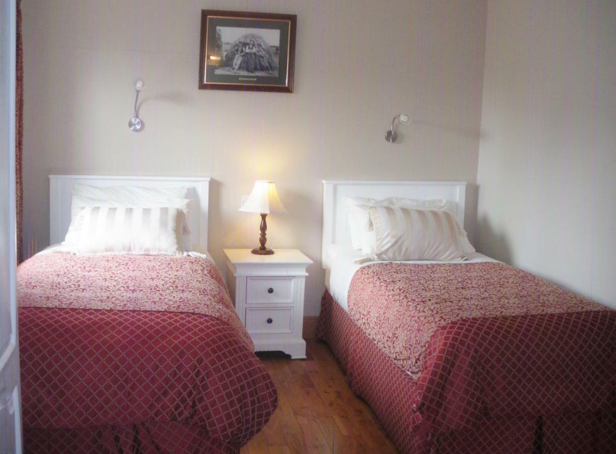 Bed and Breakfast Redwood Dunrine Exterior foto
